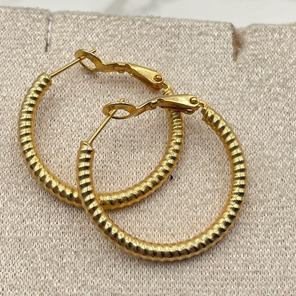 Vintage Gold Tone Rope Textured Hoop Earrings Small Leverback Modern Classic - Picture 10 of 13